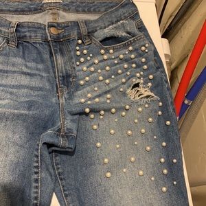 Distressed Jeans With Pearls
